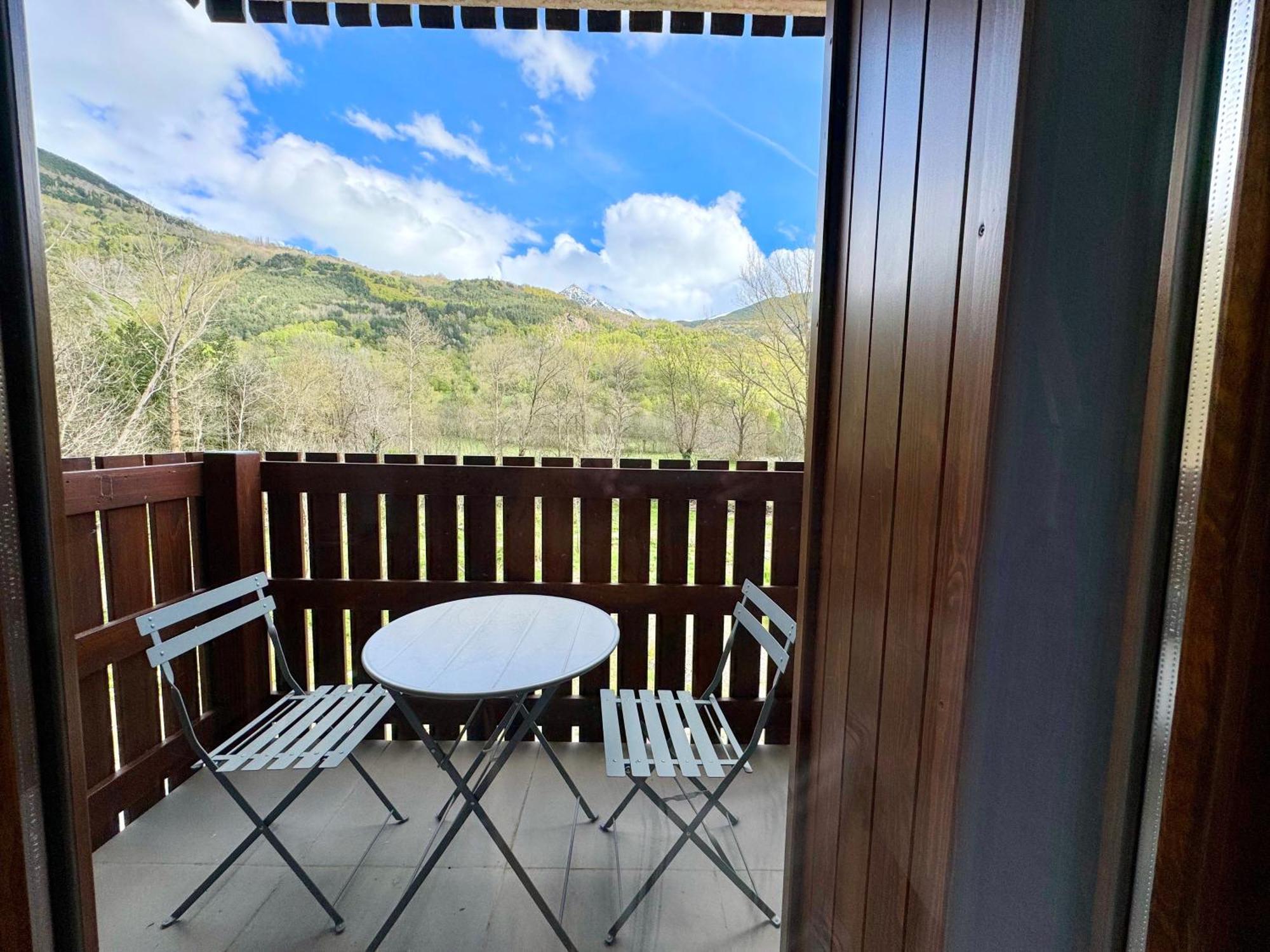 Bpirineos-Besurta Lägenhet Benasque Exteriör bild
